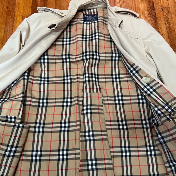 Men’s Vintage Burberrys Trench Coat - Picture 4 of 14